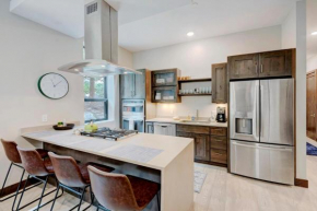 New Ski In Out Luxury Loft #103 - Hot Tub, Gym, Great Views - FREE Activities & Equipment Rentals Daily